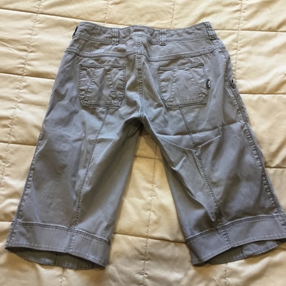 EUC The North Face shorts, size 2 - Picture 2 of 7